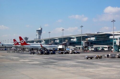 Tyrkias største flyplass, Atatürk Airport i Istanbul, ble i sommer utsatt for et stort terrorangrep. FOTO: Milan Suvajac