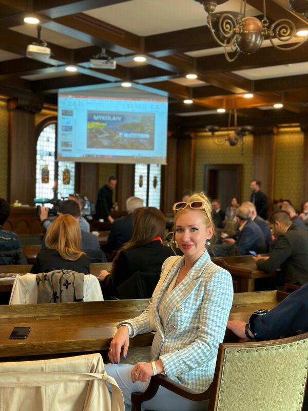 Kateryna Pushko på plass på rådhuset i Kristiansand
 Foto: Privat