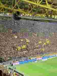 Borussia Dortmund er kjent for en livlig tribunekultur, men nå vil tribunene være tomme. Foto: Marcus Olsen