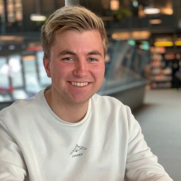 Samfunnsøkonom: - Ikke reelt at studenter skal leve på studiestøtten