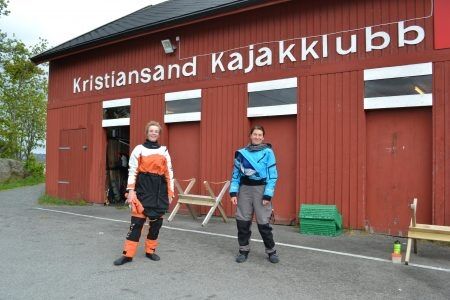 Åse Rønning og Simone Heinz ledere ved våttkort kurs.                              Foto: Rohullah Mohammadi