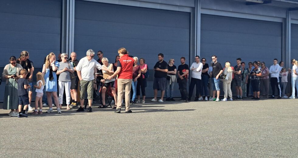 Køen stoppet ikke under fabrikkutsalget
 Foto: William Reitan