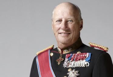 Kong Harald kommer til Kilden