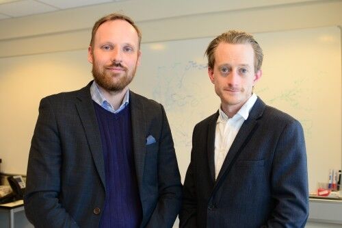 Fra venstre: Professor Ole-Christoffer Granmo og førsteamanuensis Morten Goodwin ved UiA forsker på kunstig intelligens. Foto: Åsa Torp.