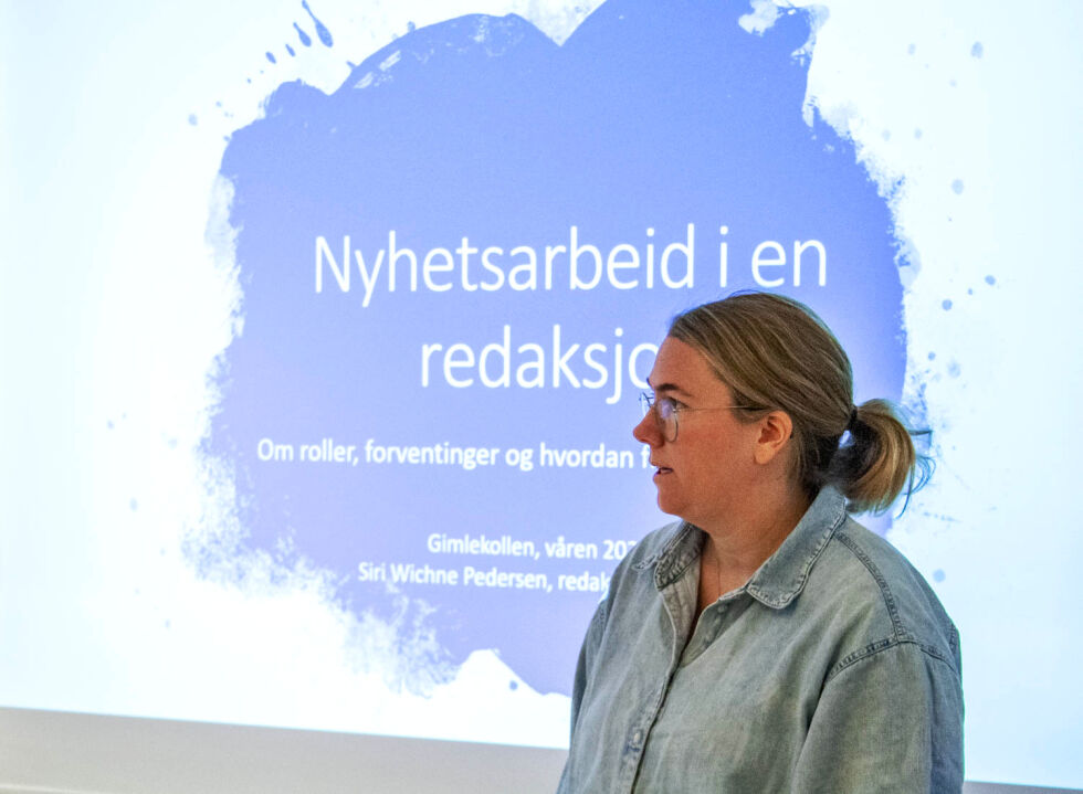 Studenter på JO har besøk av Siri Wichne Pedersen fra Lindesnes avis
 Foto: Egil Sæbø