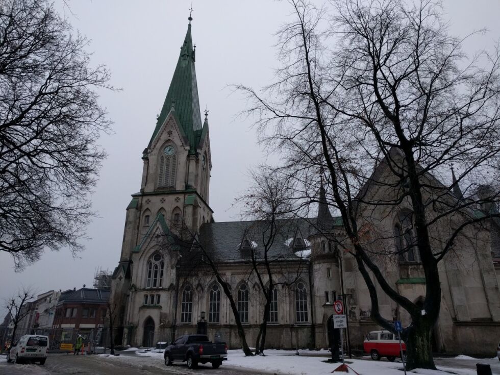 VENTER: Domkirken i Kristiansand venter på første likekjønnede ektepar. Foto: Lars Rødseth