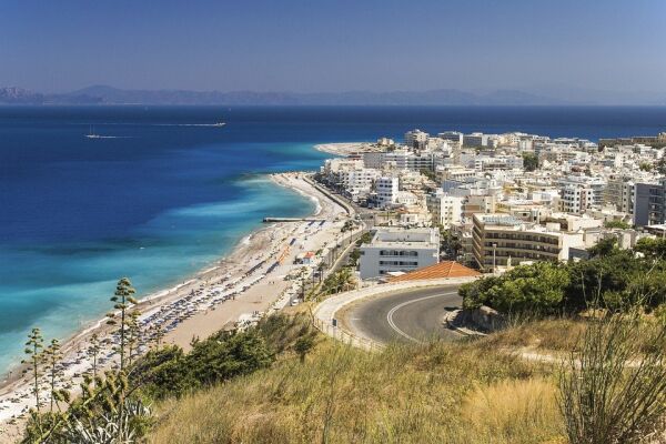 Hellas åpner opp for turister i juni