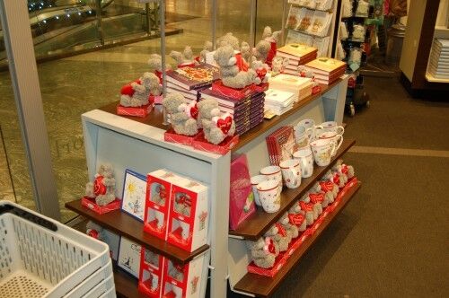 VALENTINES DAY: Butikkene er fulle av valentines varer. FOTO: Henriette Mordt