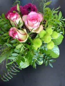 FRISKE BLOMSTER: En gave som alltid er hyggelig å få er en fin blomsterbukett som pynter opp hjemmet til mor. Foto: Pixabay