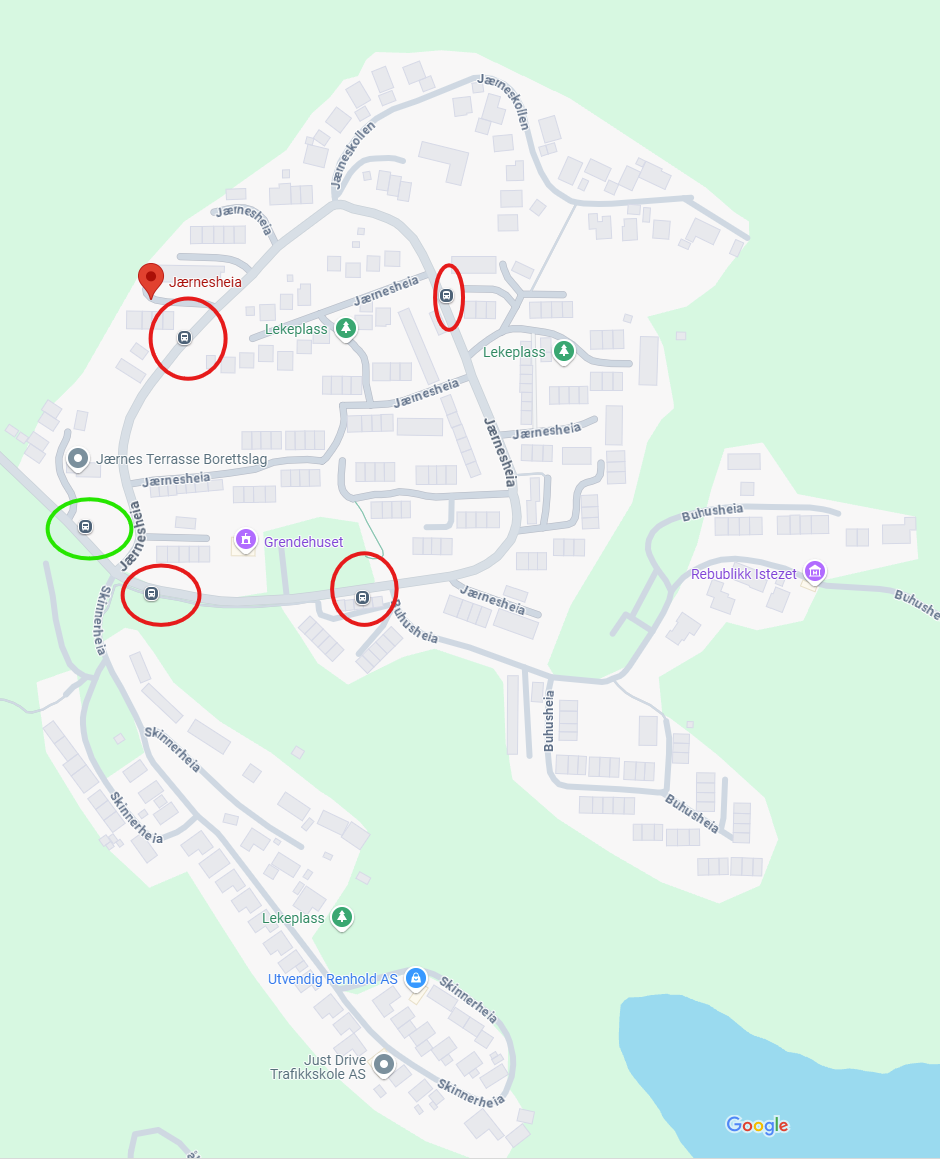 Oversikt over busstoppene AKT vil fjerne (Rødt) og det ene de vil beholde (Grønt)
 Foto: Utklipp fra Google Maps