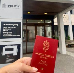 Passkontoret i Kristiansand opplever stor pågang. Bilde: politiet
