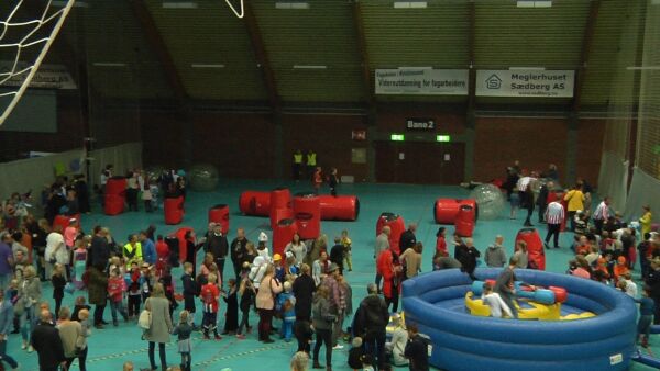 Vennefest i stedet for knask eller knep