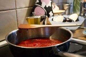 Duften av Italia: Tomatsaus. (Foto: Nina Eilertsen)