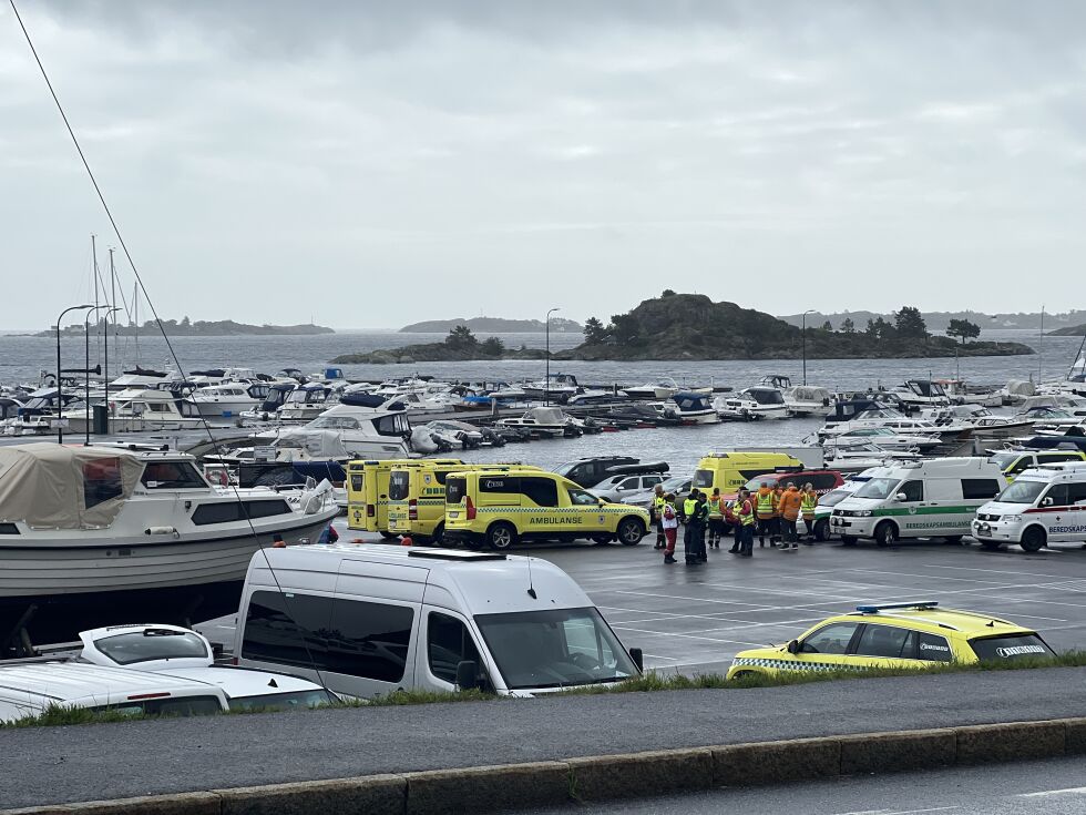 Det pågår fremdeles søk etter overlevende etter båtulykken ved Homborsund onsdag morgen.
 Foto: Josefine Mikalsen Øien