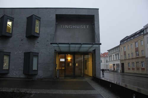 Mann (48) brøt seg inn i butikk og stjal det norske flagget
