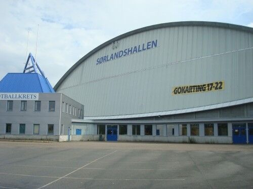 KLART FOR AVSPARK: Sørlandshallen er klar for oppgjøret mellom Start 2 og Fløy. Foto: Wikimedia