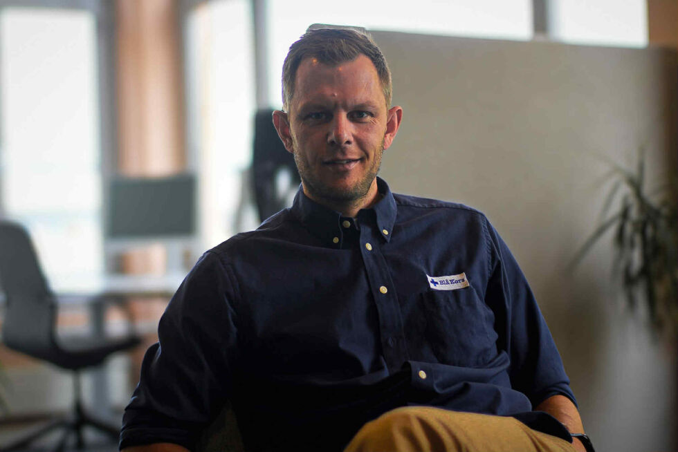 Philip Lyding blei ansett som ny verksemdleiar i Blå kors chattetenester, mars i fjor. Han har tidlegare jobba i NAV.
 Foto: Madeleine Hamn