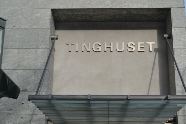 Slo etter sin redningsman