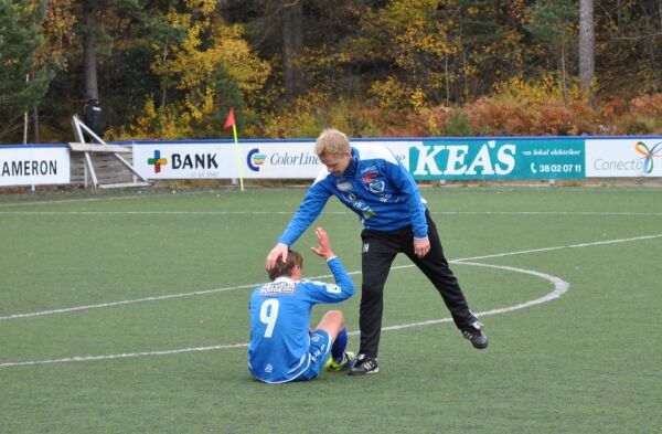 Fløy rykket ned