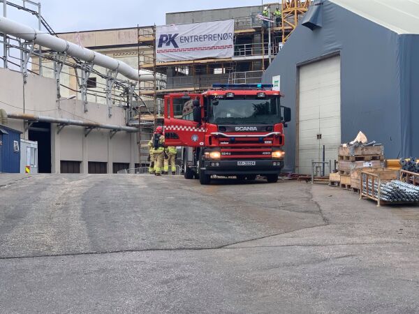 ØVELSE ØVELSE ØVELSE. Gasslekasje på Glencore i Kristiansand. Nødetatene ankommet stedet.