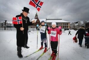 Feirer åpning av rådhuskvartalet