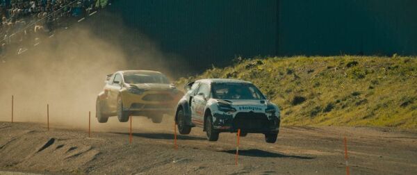 Born2Drive: Dokumentarenes "Fast and the Furious"!