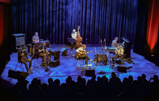 -Æ er egentlig ikke så glad i å spille konserter