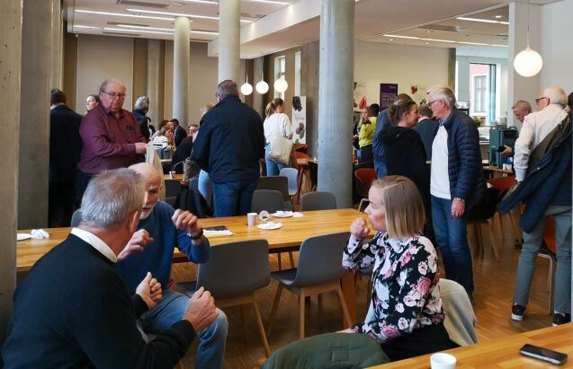 Flere trekker seg fra politikken