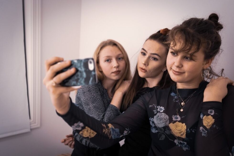 "Elise", "Tessa" og "Ida" er tre karakterer man blir kjent med i musikalen. Foto: Karoline Rise Nøstdal
