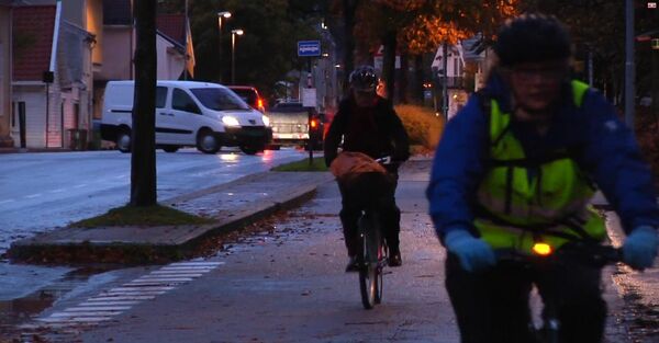 - Bruk lys på sykkelen