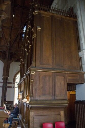 Stort: Orgelet er meget stort og fyller kirkerommet med lyd.