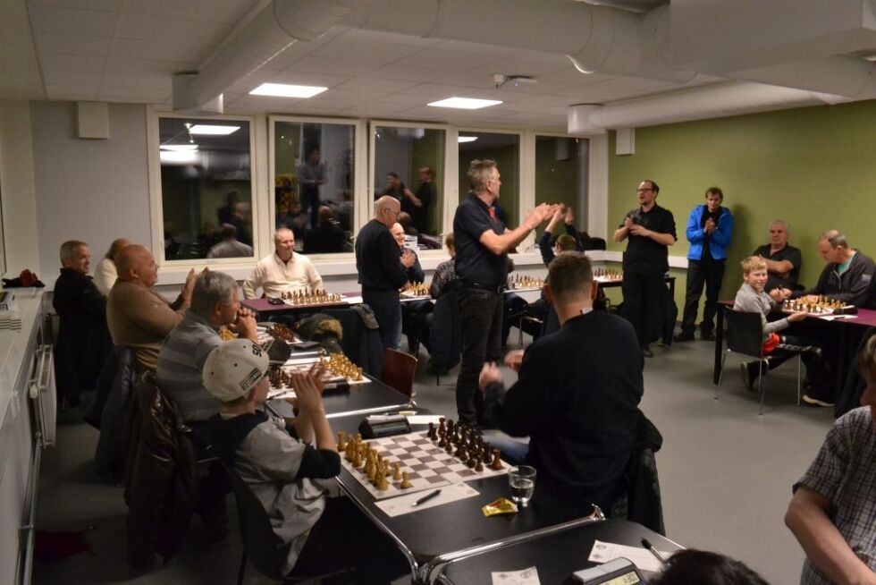 Sterkt oppmøte: Mange kom for å spille sjakk. Foto Daniel Ducros.