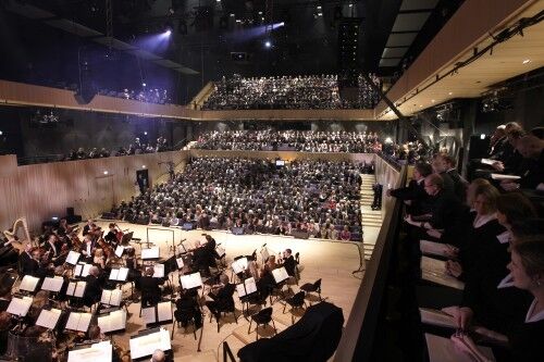 Symfoniorkesteret kan få besøk av operaskuespillere om Kilden får skrapt sammen nok penger. Foto: Kilden Teater- og Konserthus