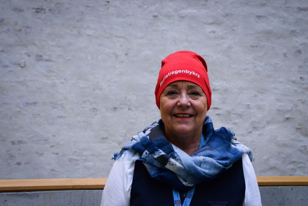 Randi Haukom med klar for turist i egen by Foto: Veslemøy Marie Grilstad Prøis