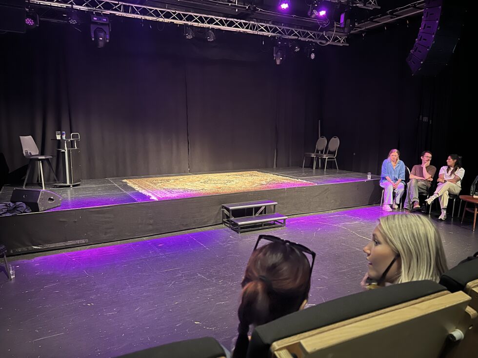 Biscenen på Teateret før forestillingen.
 Foto: Jonas Gjervik Kvalsvik