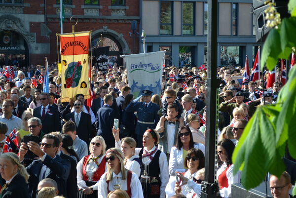Se borgertoget i Kristiansand