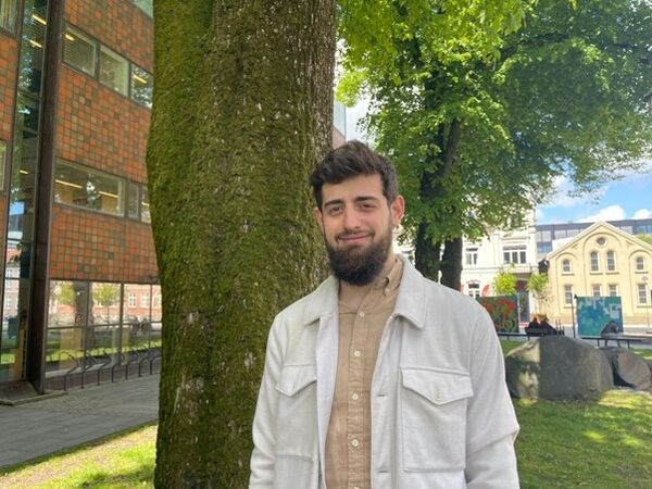 Leder for organisasjonen NB, Islam Aliev.
 Foto: Haya Mhd Khir Tourkou