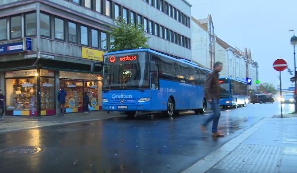 Jobber for belter i bybussene