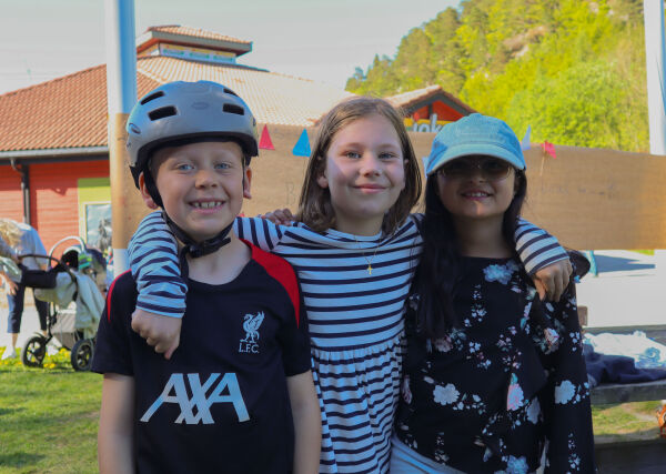 David Buestad (9), Maribell Johansen (9), og Lara Rzgar (8).
 Foto: Thea Solum