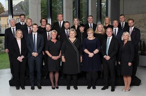 Regjeringen Solberg har hatt mange utskiftninger siden de fikk makten i 2013. Nå venter det flere. Pressefoto: Torbjørn Kjosvold/Forsvaret