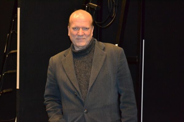 Smånervøs før utsolgt premiere