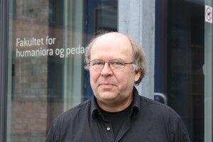Filosofiprofessor Paul Leer-Salvesen forklarer at verdighet er udefinerbart. FOTO: Per-Øyvind Nordberg