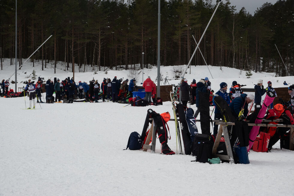 Mye folk på stadion på treningsdagen.
 Foto: Oddvin Ødegård Wiklund