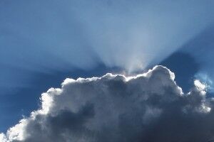 VARMT: Sola kommer til å komme frem bak skyene på nasjonaldagen. Foto: Ø. Dypedal