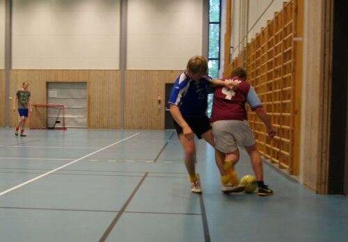 Harde tak: Det er høy temperatur, i dobbelt betydning, på KSI Futsals treninger. Foto: Anders Bilet.