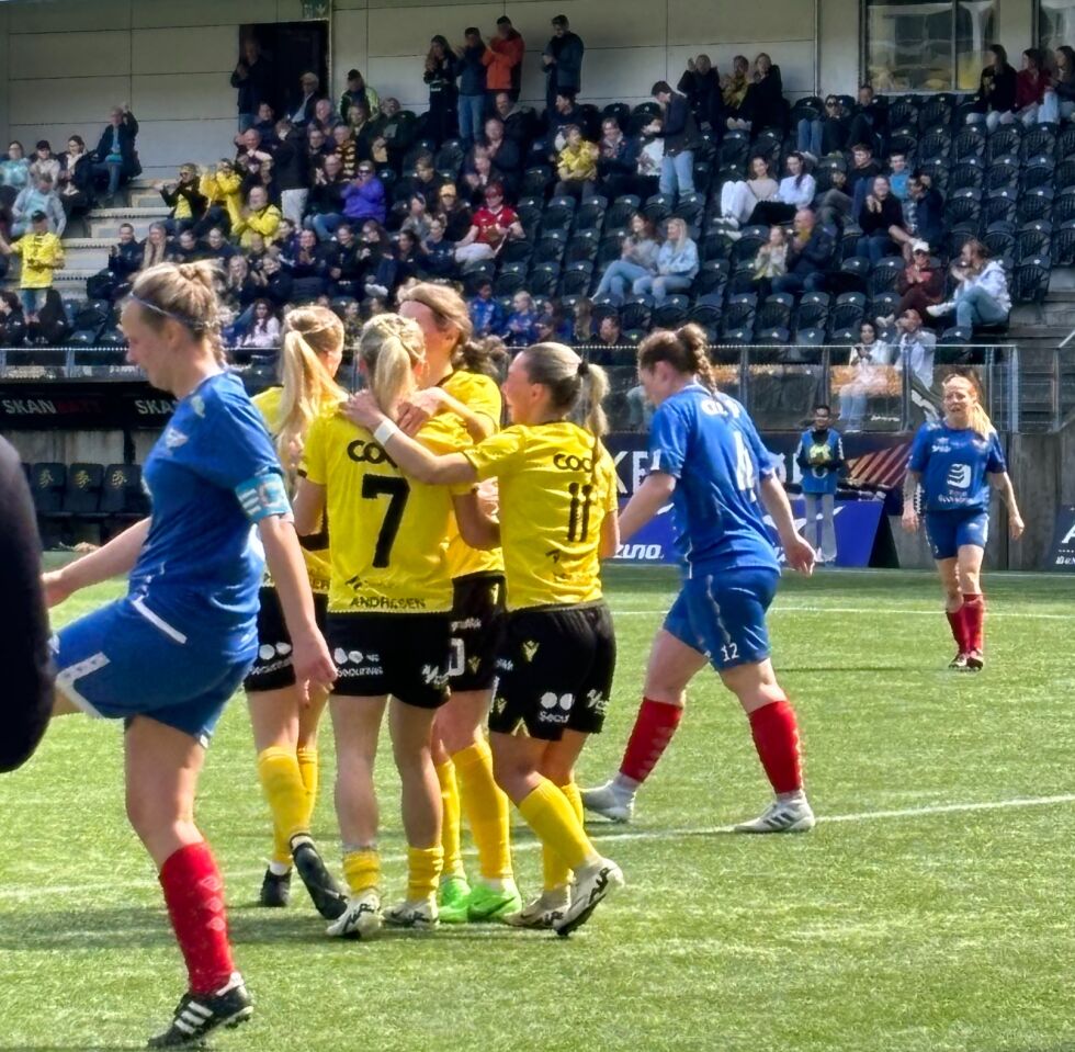 Jubelen var høy da Ina Marie Andersen satt inn 1-0.
 Foto: Fredrik Fie Padøy Mathiesen