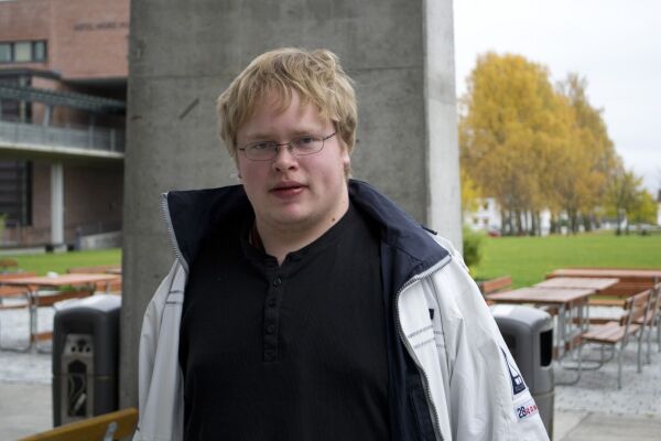 - Det er ikke kjekt at folk later som de hører hva jeg sier