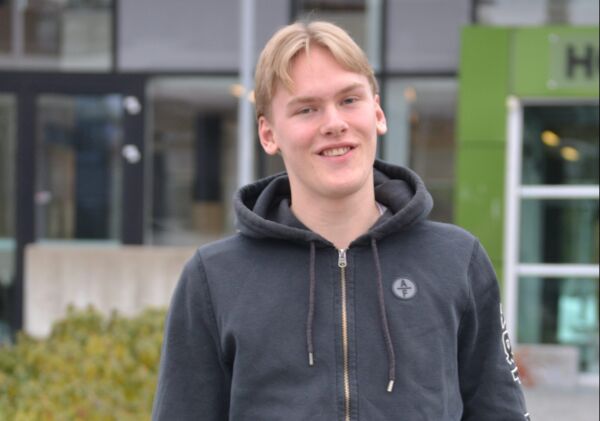 Henrik (17) imponerte hos eliteserielag