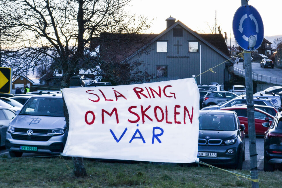 "Slå ring om skolen vår"
 Foto: Leah Kittelsen