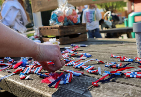 17.mai pynt som 3.klassingene har laget selv
 Foto: Thea Solum